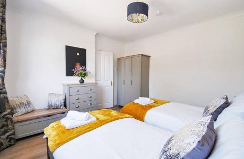 Horsham Apartment | Peaceful first floor apartment close to town centre