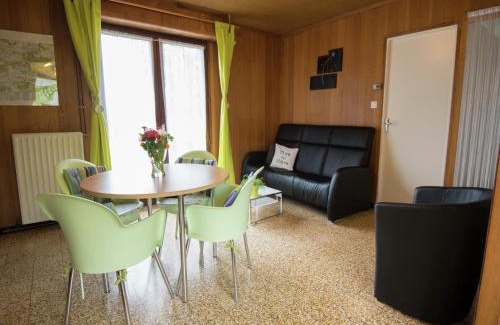 Froidchapelle House | Peaceful Garden Hideaway, cleaning included