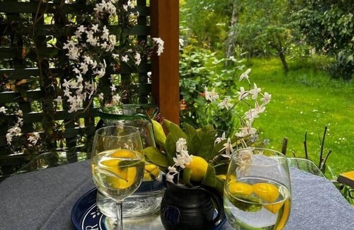 Gardners Bay Apartment | Peaceful garden setting + Private deck