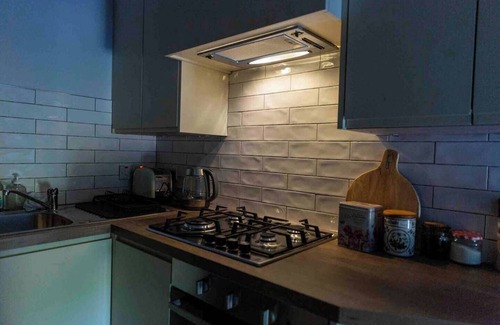 Wingfield Apartment | Peaceful Garden Studio near Gorey Sleeps 4 Parking