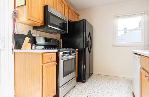 Omaha House | Peaceful Gem HotTub Fenced Yard & Near Downtown