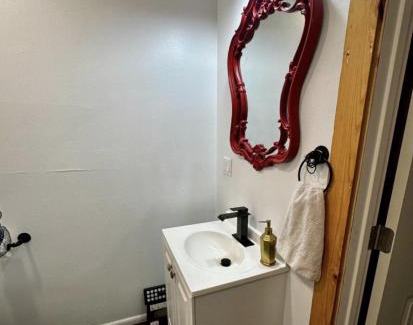 Silverton Apartment | Peaceful Gem in the Center of Silverton