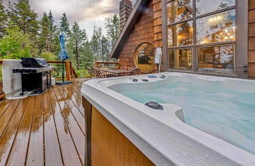 Comstock Acres House | Peaceful Getaway Pet Friendly with Hot Tub and Grill
