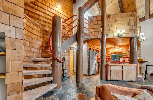 Comstock Acres House | Peaceful Getaway Pet Friendly with Hot Tub and Grill