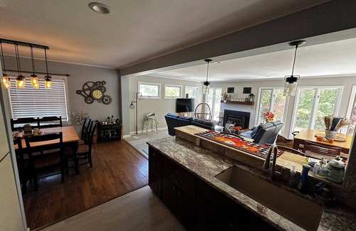 Indianapolis House | Peaceful Getaway Scenic Park & River Views in the heart of Broad Ripple Village!