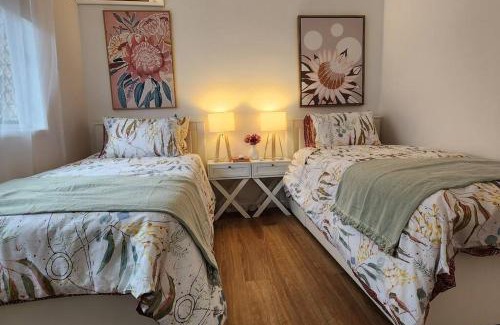 Greenslopes House | Peaceful Getaway - Stylish, Newly Updated House