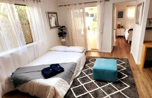 Greenslopes House | Peaceful Getaway - Stylish, Newly Updated House