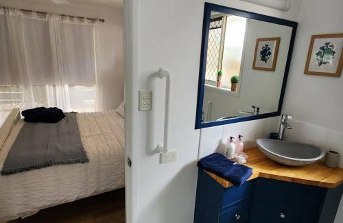 Greenslopes House | Peaceful Getaway - Stylish, Newly Updated House