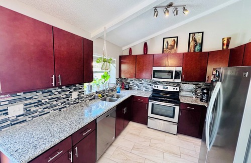 Brandon House | Peaceful Getaway With Fenced Private Backyard, 15 Miles From Downtown Tampa