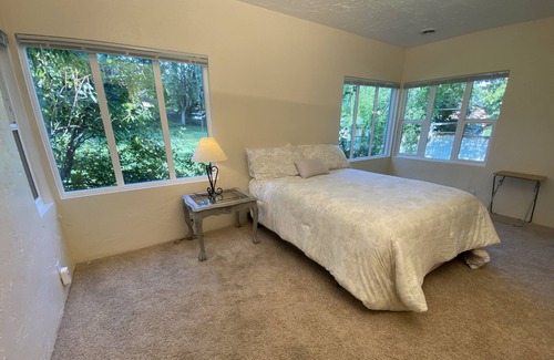 Rimrock House | Peaceful half acre rimview retreat.