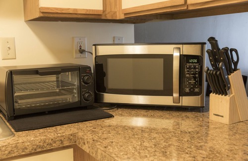 Milford Apartment | Peaceful Hidden Gem Near The Beach Ideal For Longer Stays