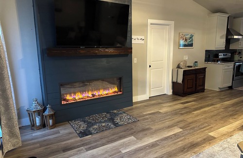 Milton House | Peaceful Home Away From Home! 20 minutes from the beach! Quiet neighborhood!