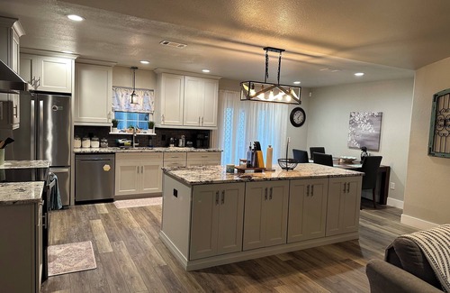 Milton House | Peaceful Home Away From Home! 20 minutes from the beach! Quiet neighborhood!