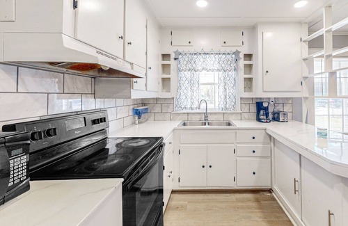 Atlantic House | Peaceful home in downtown Atlantic with patio, grill, streaming, & washer/dryer