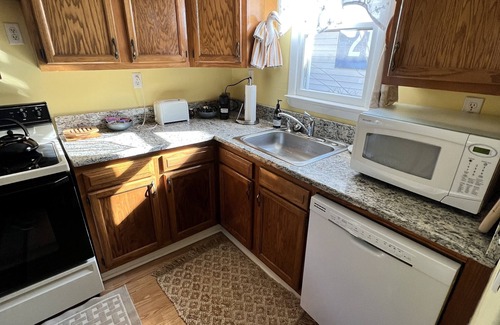 Lambertville House | Peaceful home on the NJ Delaware canal tow path, blocks away to town.