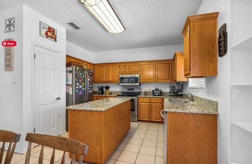 Stone Oak House | Peaceful Home with Big Yard