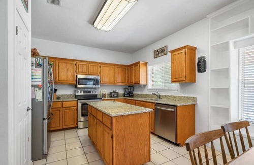 Stone Oak House | Peaceful Home with Big Yard