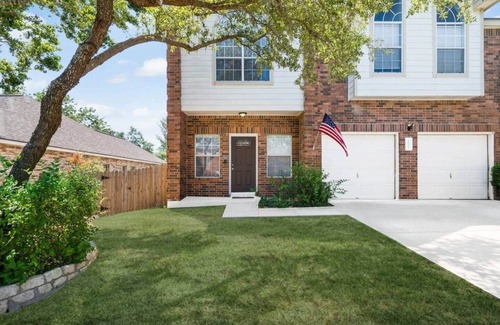 Stone Oak House | Peaceful Home with Big Yard