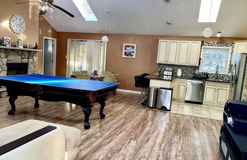 Tunkhannock Township House | Peaceful house with hot tub, private swimming pool, etc.