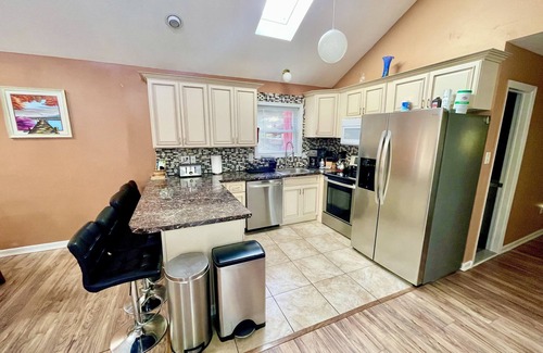 Tunkhannock Township House | Peaceful house with hot tub, private swimming pool, etc.
