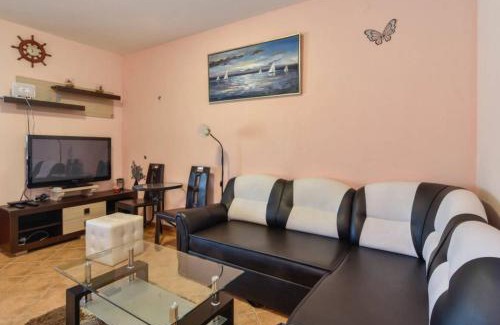 Dol House | Peaceful Island Haven with Pool, BBQ & Games Area
