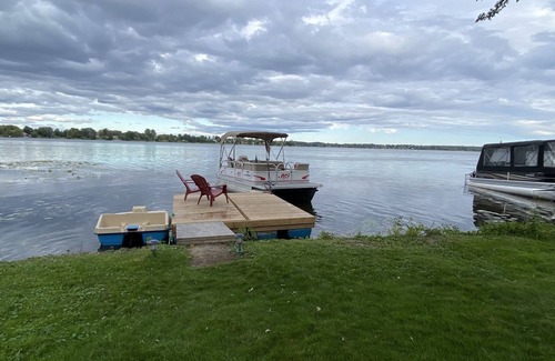 Kawartha Lakes Cottage | Peaceful lake front getaway