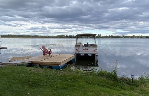 Kawartha Lakes Cottage | Peaceful lake front getaway
