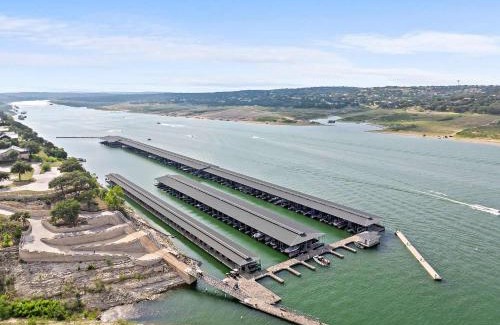 Spicewood House | Peaceful Lake Travis Getaway - 3BR Firepit BBQ