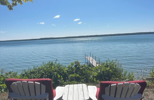 Cheboygan Cabin | Peaceful Lakefront Getaway 2 B/1 BA