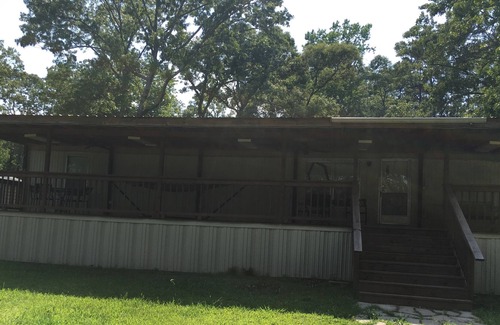 Florien House | Peaceful lakefront house