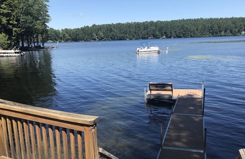 Oxford House | Peaceful Lakefront House on Beautiful Thompson Lake