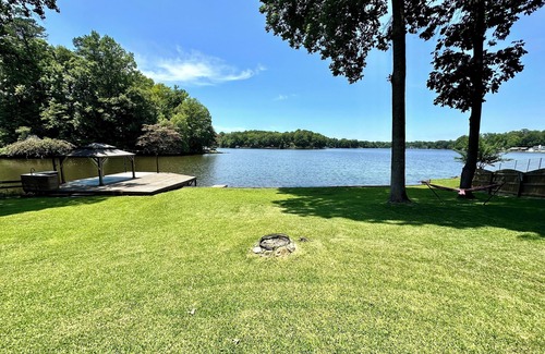 Macon House | Peaceful LaKeFronT property with Beautiful Lake View for a getaway you deserve!