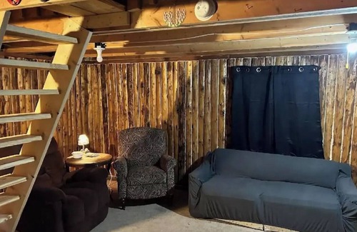 McMillan Cabin | Peaceful Little Cabin