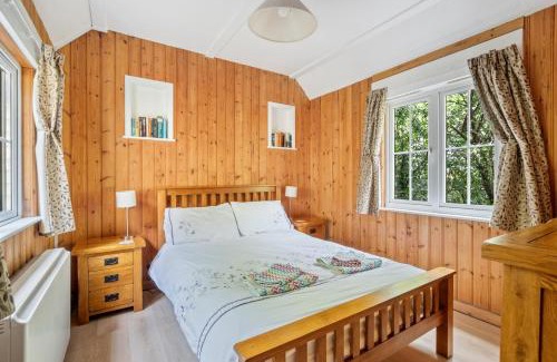 New Forest District House | Peaceful lodge in New Forest with garden