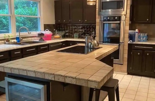 Reston House | Peaceful, modern, spacious - sleeps 11!