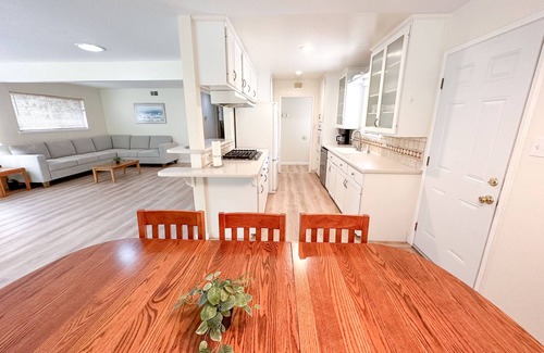 Central Davis House | Peaceful Near Campus Home