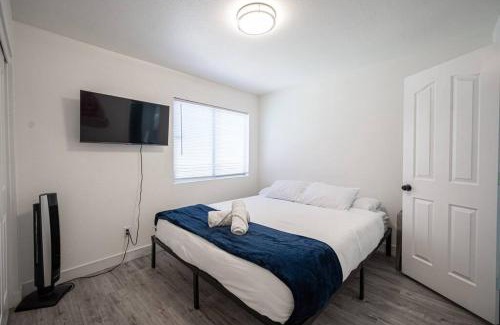 Paradise House | Peaceful Oasis Near Strip & Airport Pool Spa