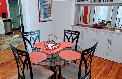 Ecco Apartment | Peaceful Oasis, Walking Distance to Minneapolis Lakes