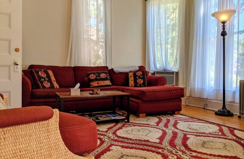 Ecco Apartment | Peaceful Oasis, Walking Distance to Minneapolis Lakes