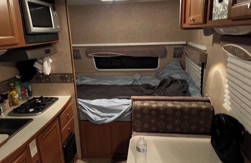 Alpine House | Peaceful off grid RV minutes from Big Bend