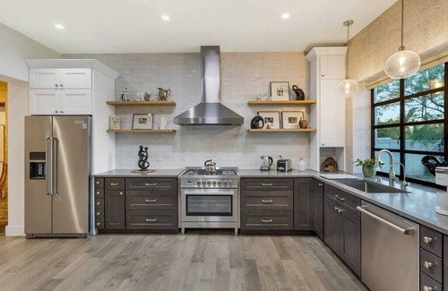 West University Apartment | Peaceful one bedroom king suite w/full kitchen