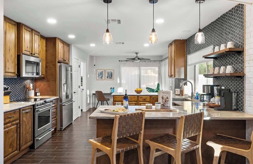 Mesa House | Peaceful Palm: Farmhouse Chic w/Pool & Games!