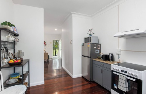 Toowong House | Peaceful Park-View Cottage Vibe Upper-Level Living