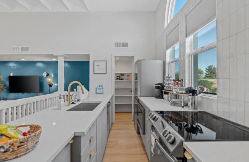 Camelback East House | Peaceful Phoenix Getaway - Central Location, Family-Friendly & Pool Table!