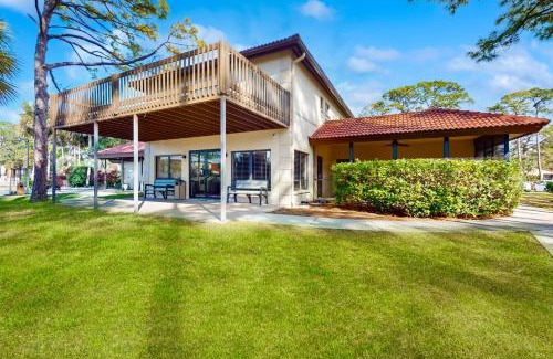 Sarasota Apartment | Peaceful Pinecone