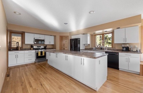Rapid City House | PEACEFUL PINES (5-Bedroom Home) by RedAwning