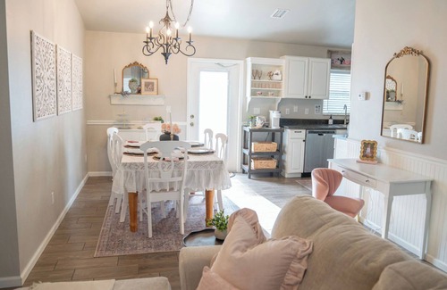 Fort Myers House | Peaceful Place a Charming 3-bedroom house with AC and WiFi in Fort Myers
