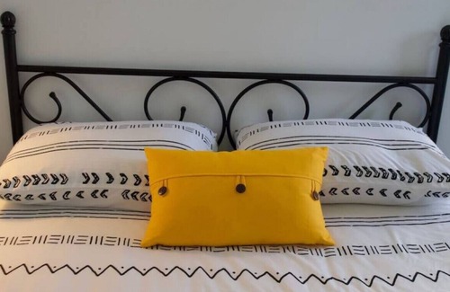 Point Edward House | Peaceful Point Cottage