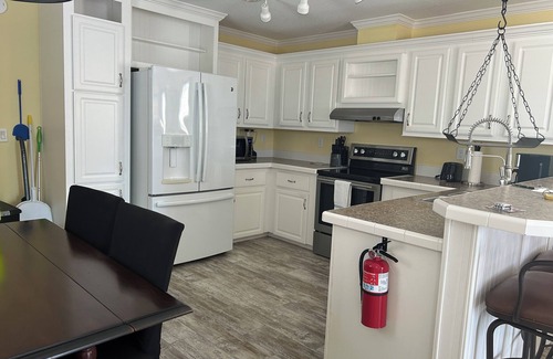Tarpon Springs House | Peaceful Point Palace on the river