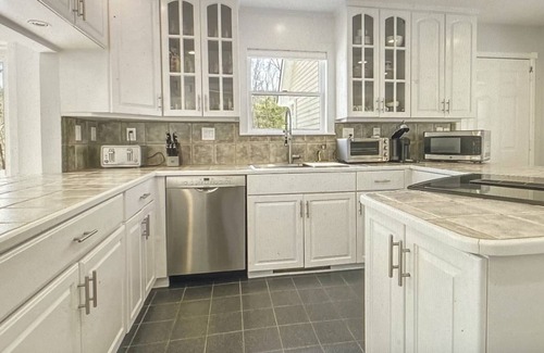 East Hampton House | Peaceful, Private, Perfect Family Getaway in prime Wainscott location!